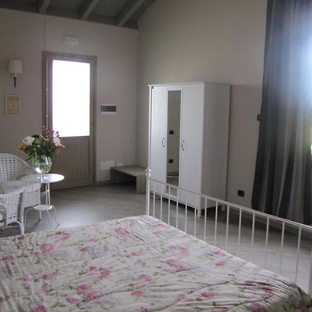 Agriturismo Bassanine Monticelli dʼOngina Oda fotoğraf