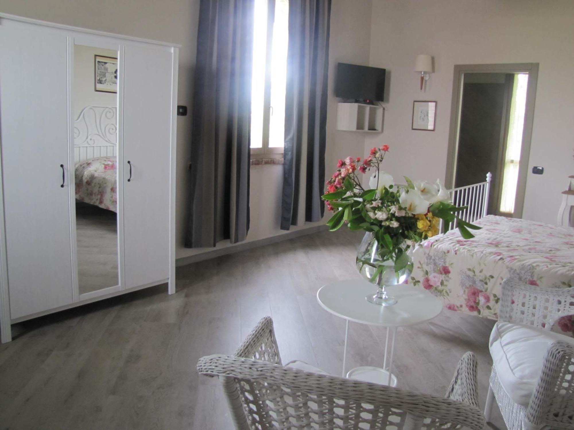 Agriturismo Bassanine Monticelli dʼOngina Oda fotoğraf